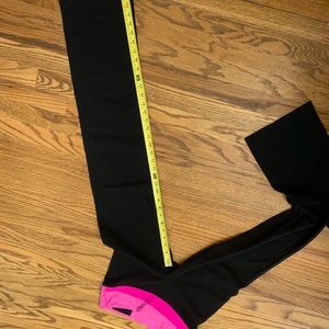 lululemon athletica Pants - Lululemon REVERSIBLE Black Astro pants hot pink wa lululemon athletica Pants - Lululemon REVERSIBLE Black Astro pants hot pink wa